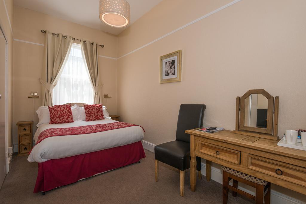The Sea Crest Hotel Morecambe Buitenkant foto